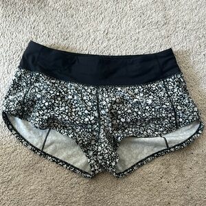Lululemon Shorts Size 4 Reg!